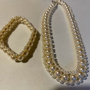 Faux Pearls Fashion Necklace/Bracelet Set